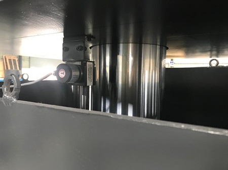 位移传感器测量不准怎样处理？
