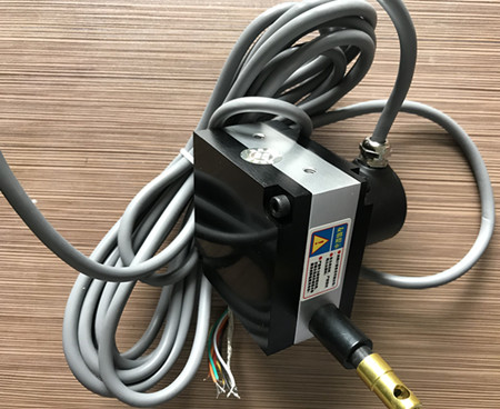 蓝狮在线生产防水位移传感器被广大用户认可