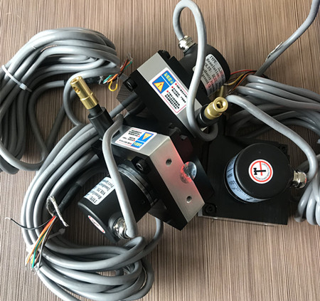 拉绳长度位移传感器出现钢丝绳卡住的现象及解决方法？